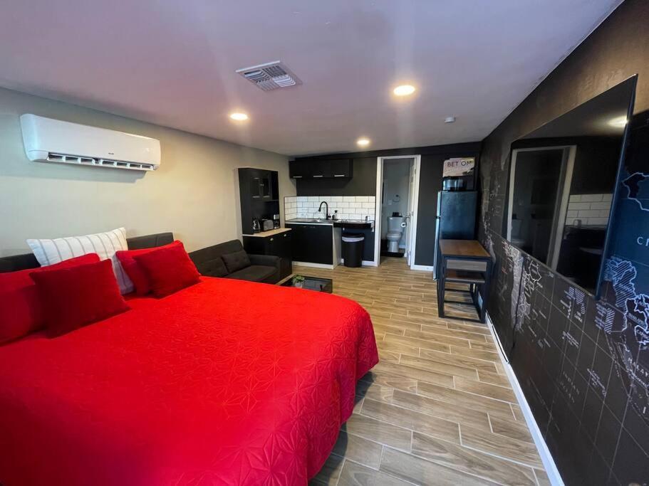 New Midtown Modern Studio With Backyard Phoenix Luaran gambar