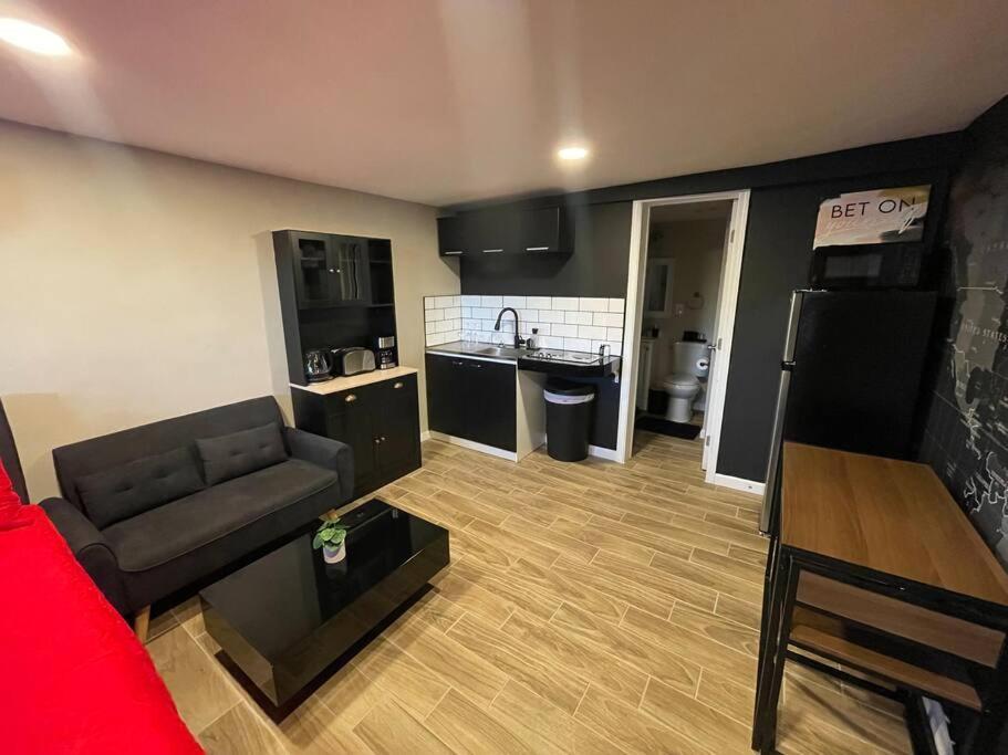 New Midtown Modern Studio With Backyard Phoenix Luaran gambar