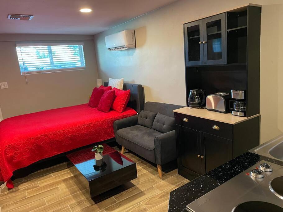 New Midtown Modern Studio With Backyard Phoenix Luaran gambar